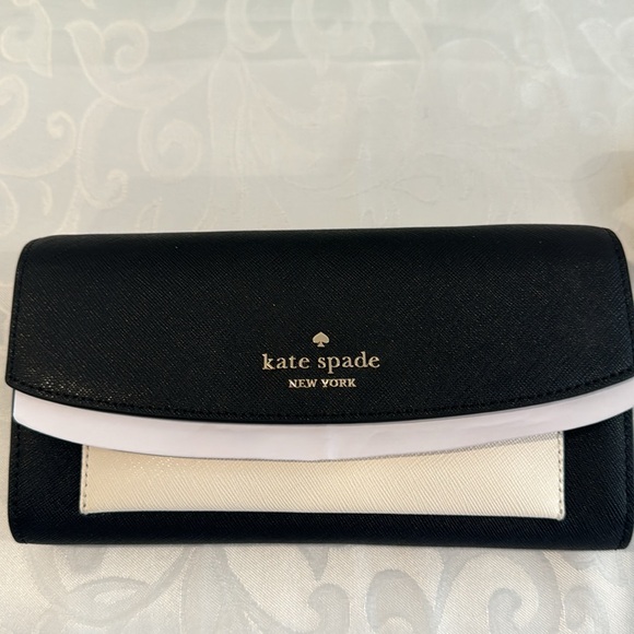 ♠️ Kate spade colorblock continental wallet with removable card wallet. - Picture 12 of 14